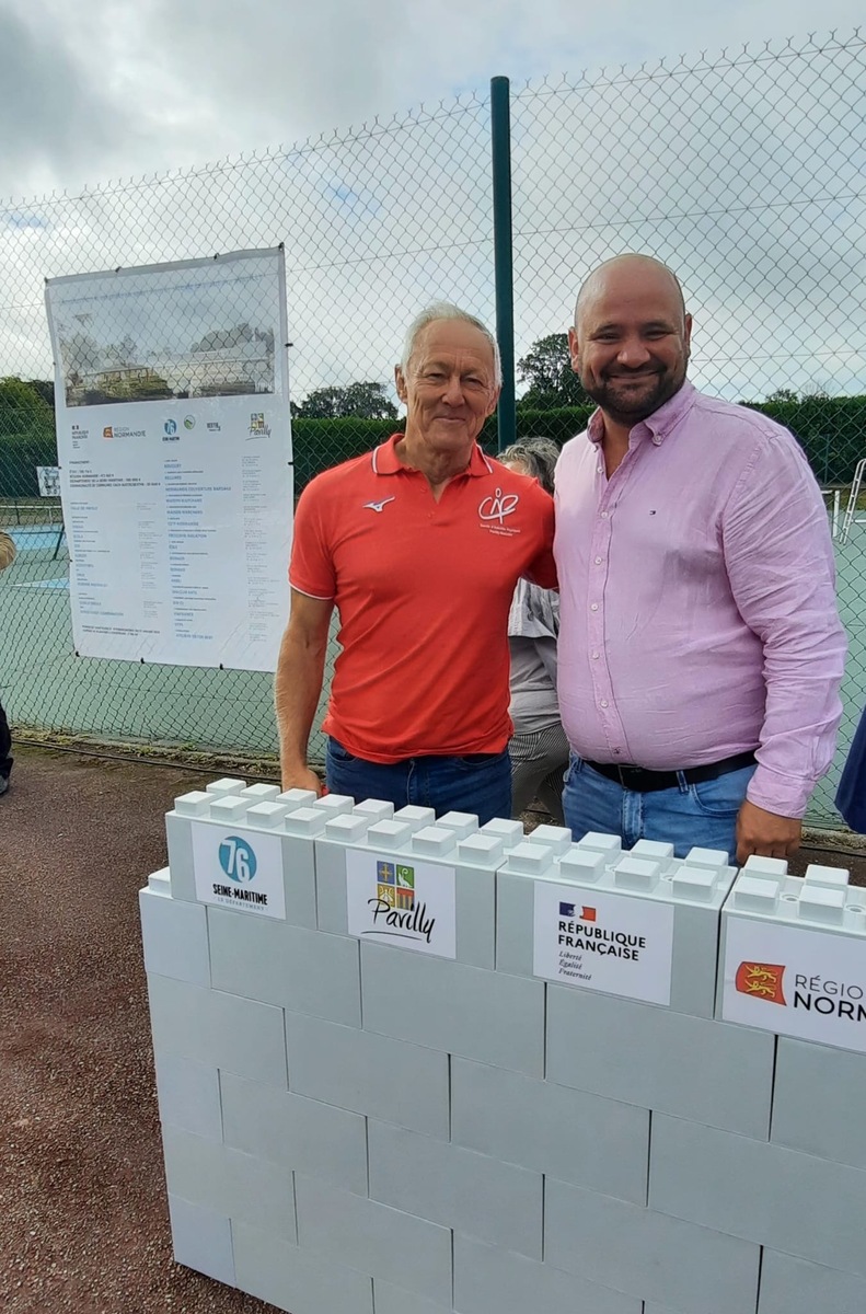 Le CAP répond présent à la pose de la première pierre du futur complexe